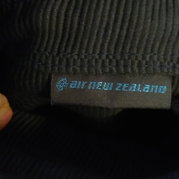 Air New Zealand pouches - Picture 3 of 5